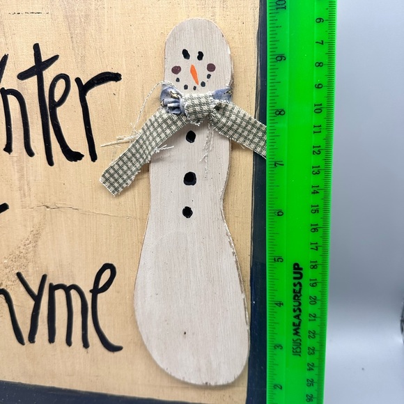 Vintage wooden Winter snowman sign - Picture 3 of 10
